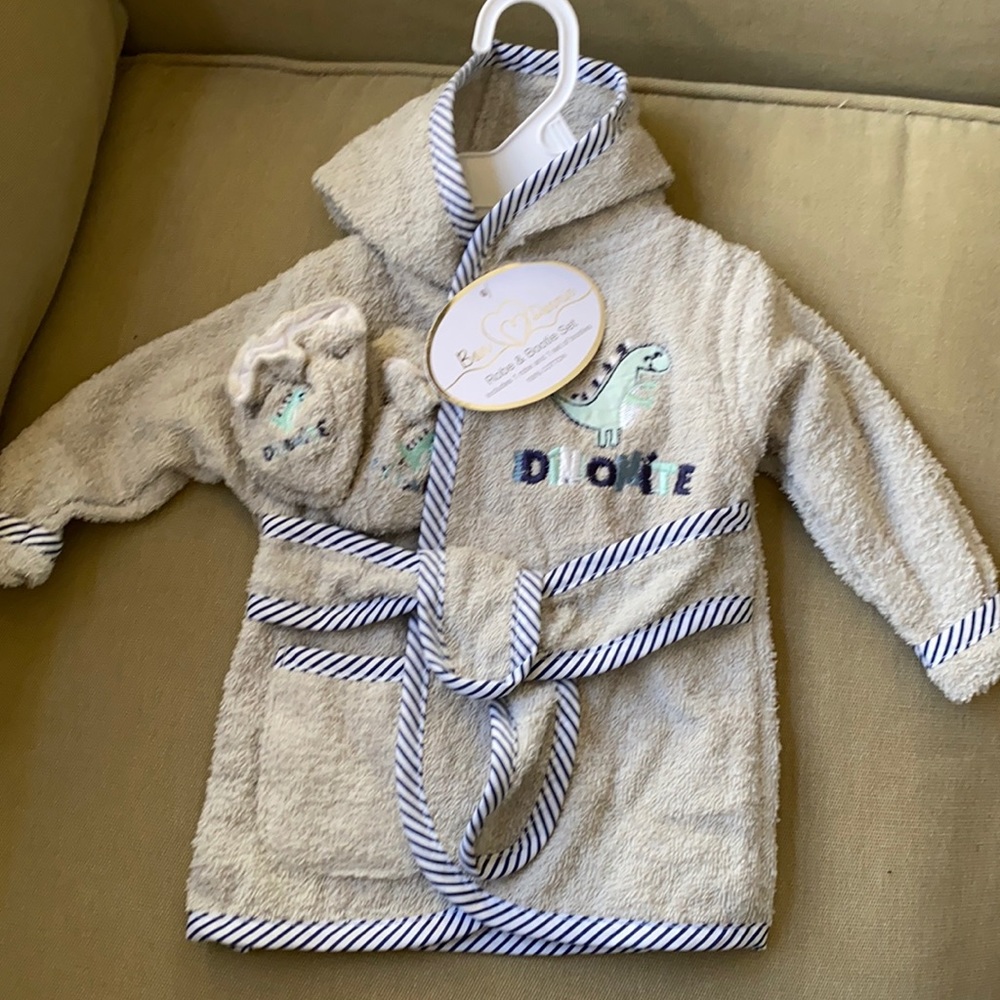 NWT newborn bathrobe and slippers, all cotton